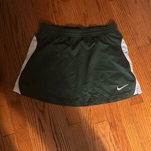 nike s dri-fit skirt barely worn